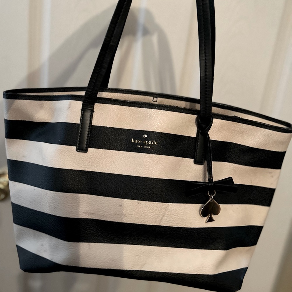 Kate Spade tote bag. Gorgeous bag!